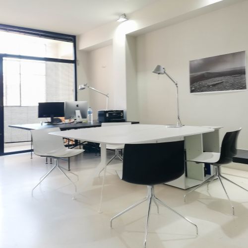 Espacio de coworking abierto